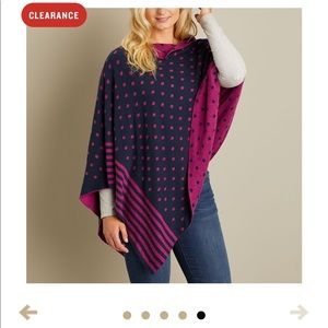 NWT Duluth Trading Company Reversible Poncho